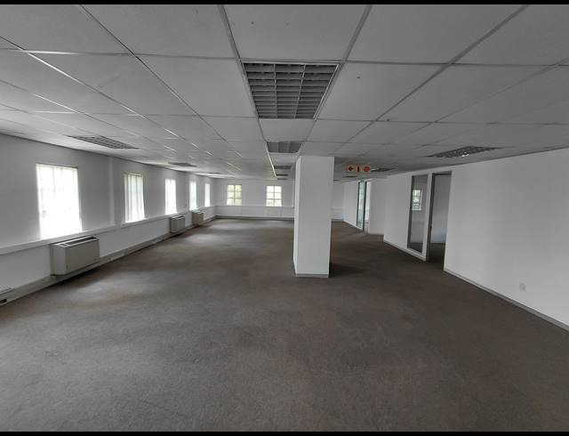 368M² OFFICE TO LET IN FOURWAYS